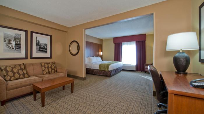 סטארקוויל Russell Inn And Suites מראה חיצוני תמונה