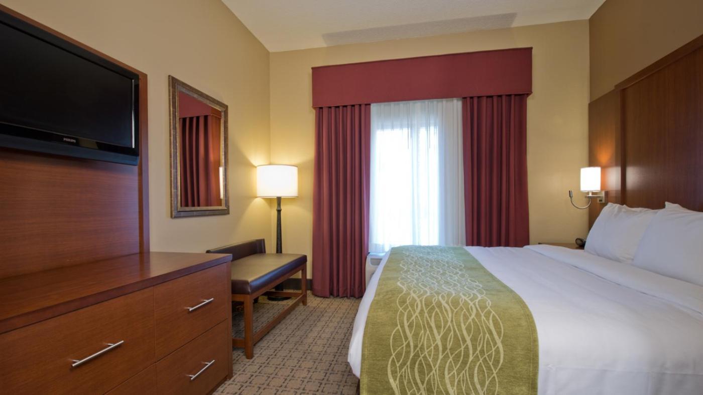 סטארקוויל Russell Inn And Suites מראה חיצוני תמונה